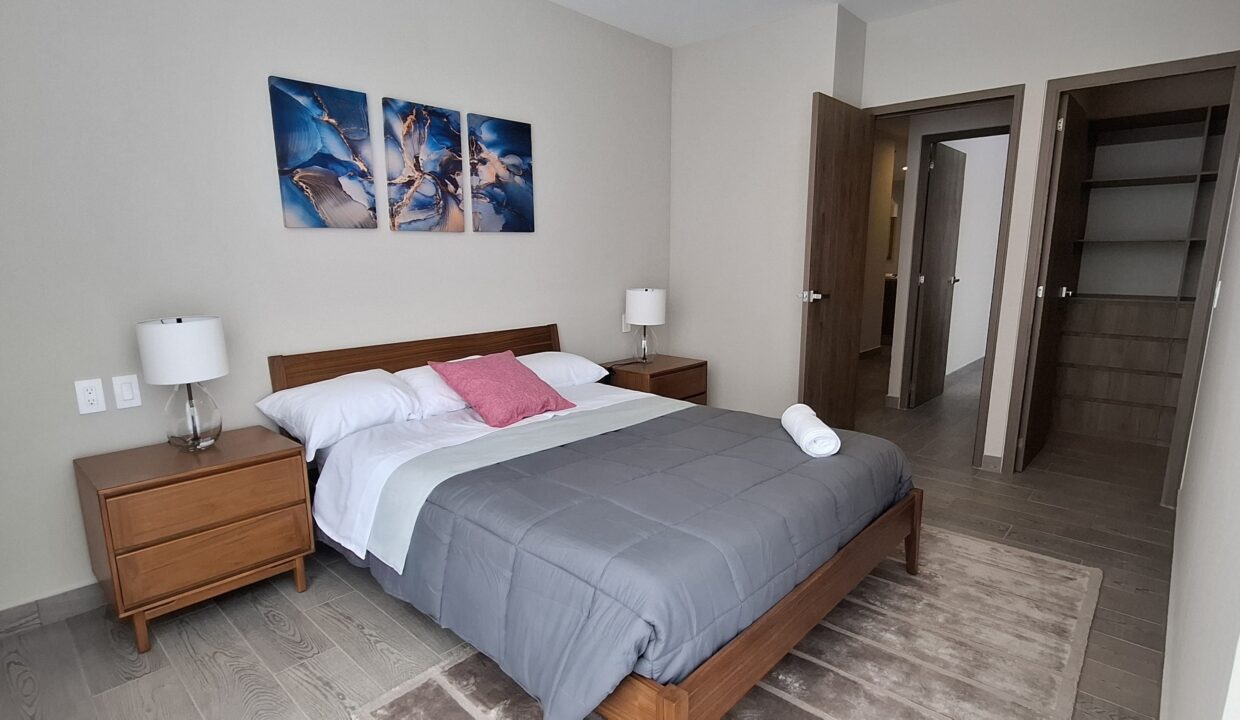 puerta saltelite showroom (17)