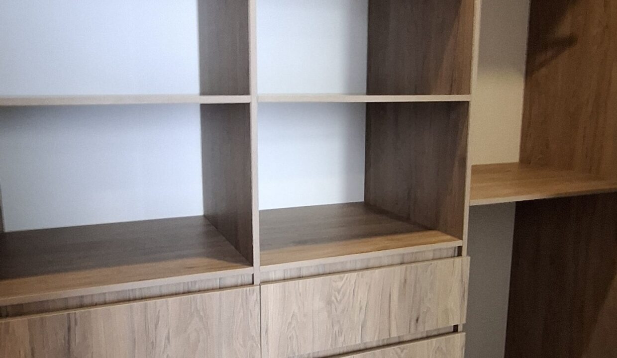 puerta saltelite showroom (21)
