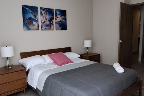 puerta saltelite showroom (22)